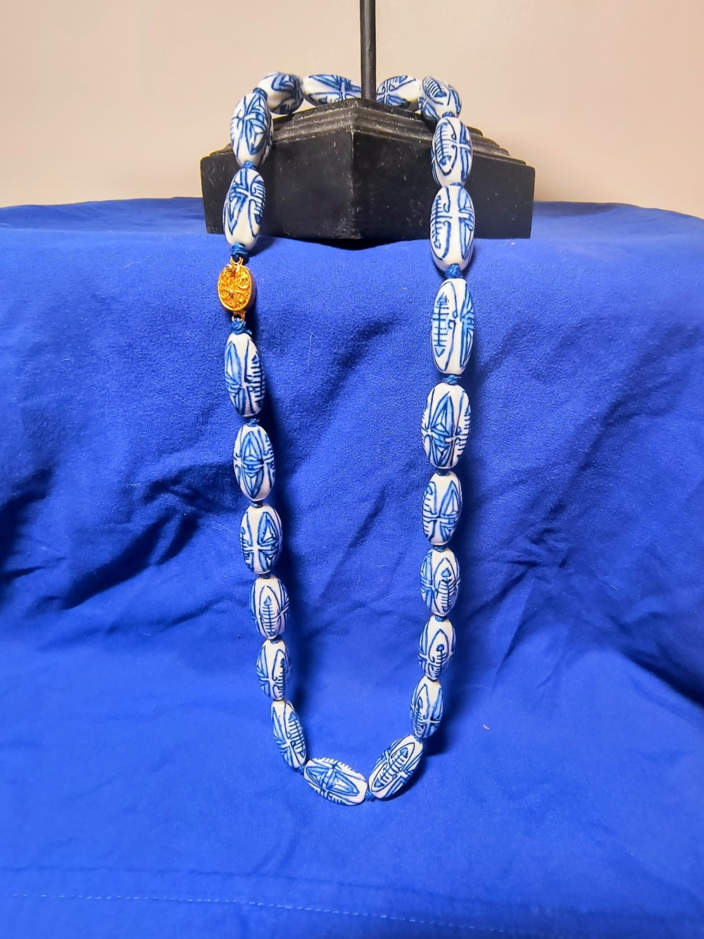 Blue and White Patterned Bead Necklace with Gold Accent